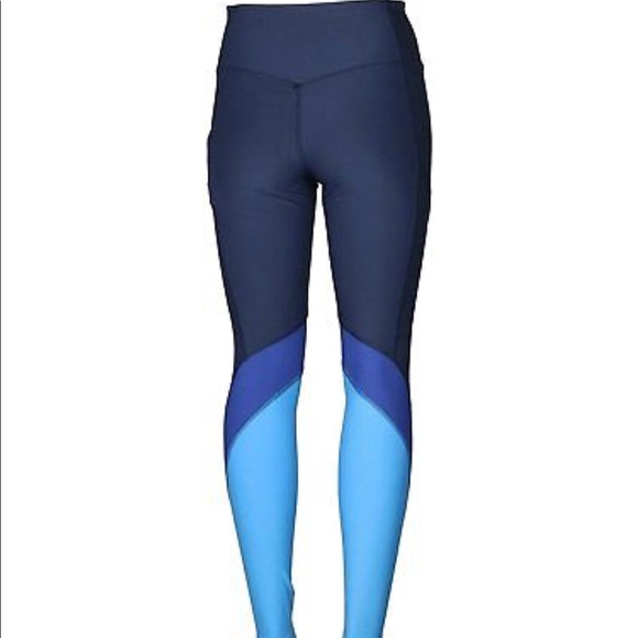 Nike Legend Tight Fit Women Training Leggings - Picture 2 of 5